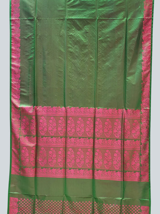 Mushu Banarasi with Contrast Resham Border