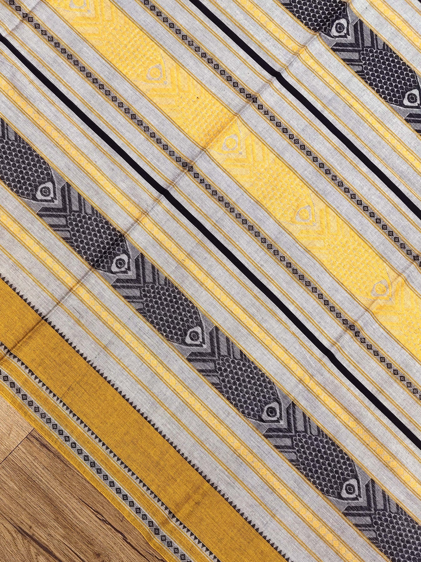 Dhaniakhali Saree