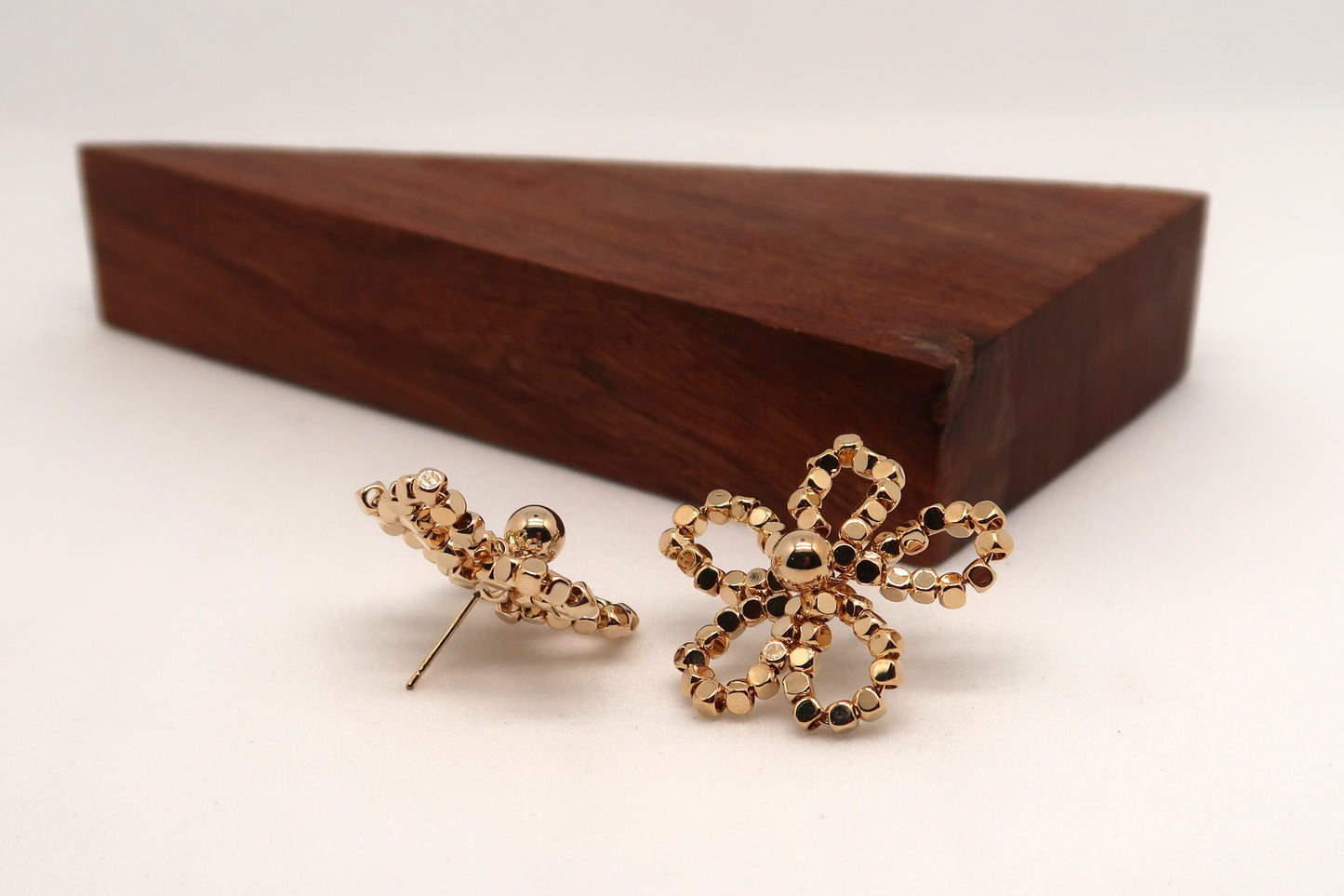 Bloom Studs