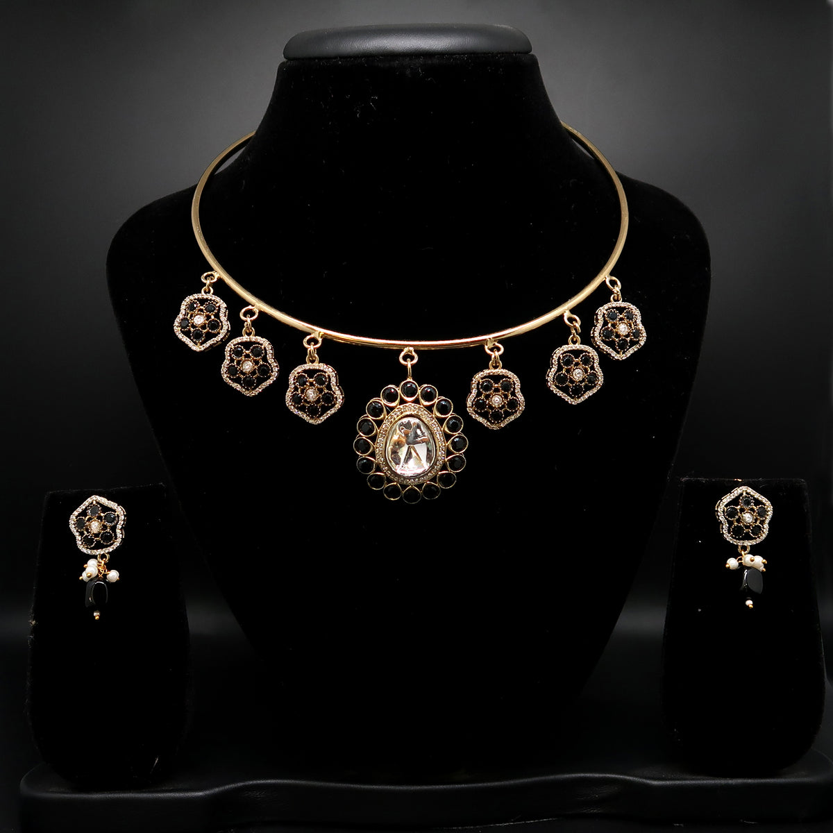 Rajasthani Black Kundan Necklace Set