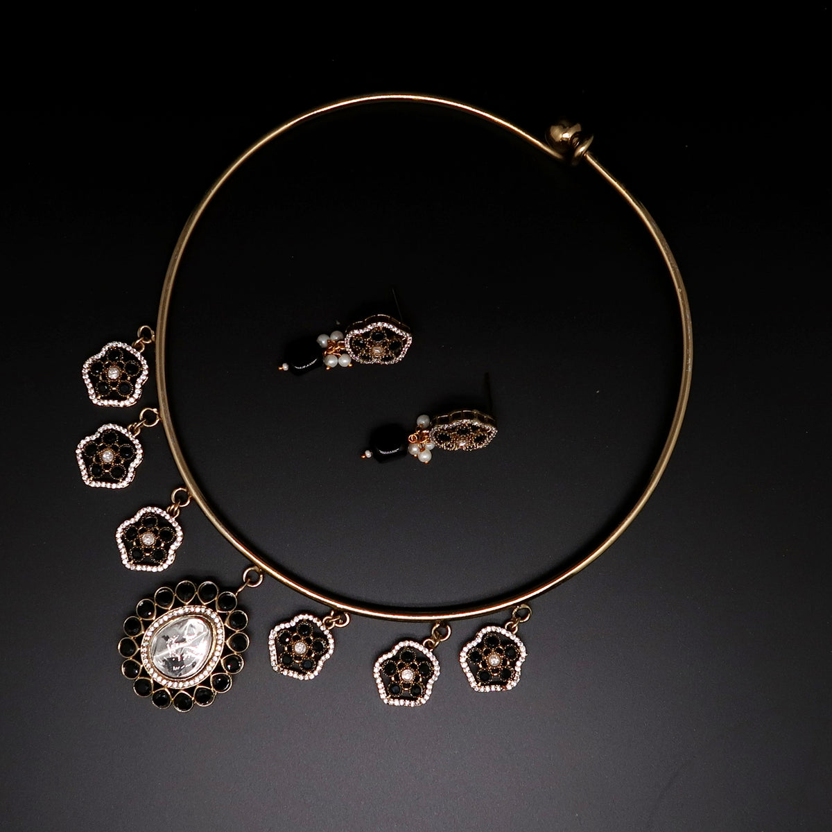 Rajasthani Black Kundan Necklace Set