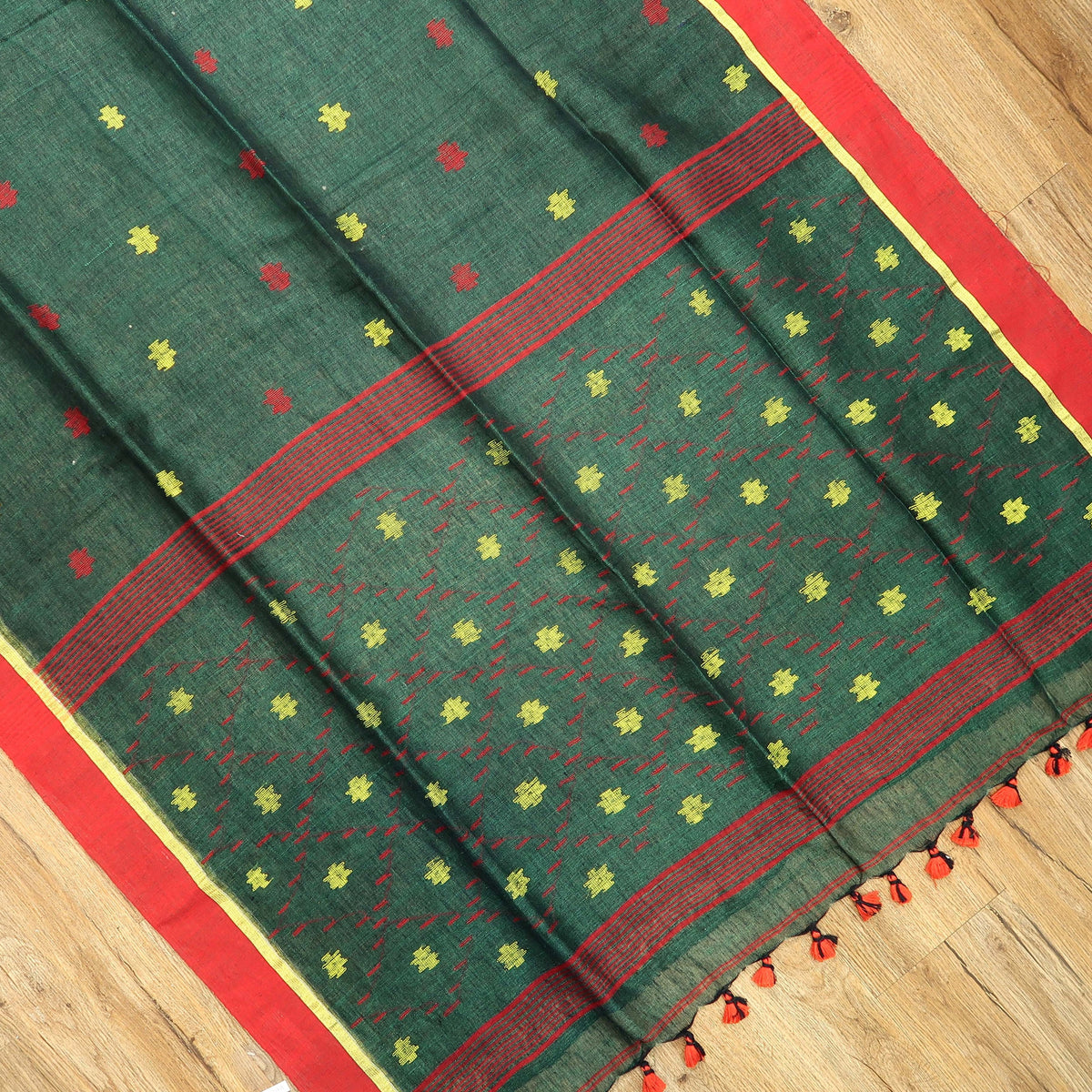 Designer Linen Saree with Dense Pallu Motifs & Golden-Edged Border