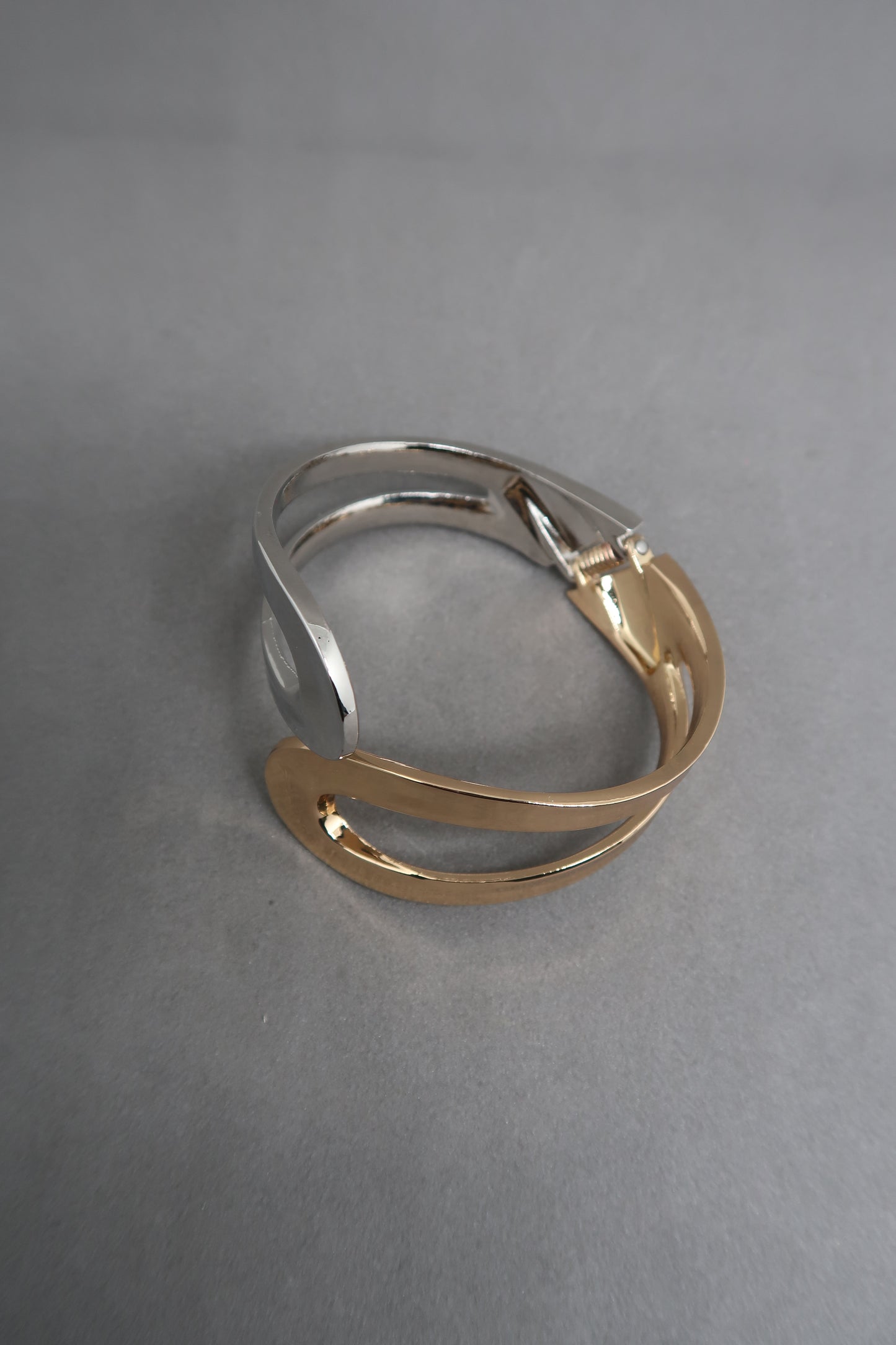 Interlocked Curve Dual Tone Bracelet