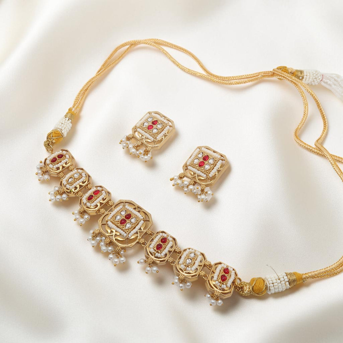 Rajsi Pearl Jharoka