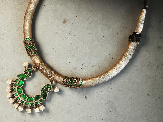 Emerald Hasli Necklace