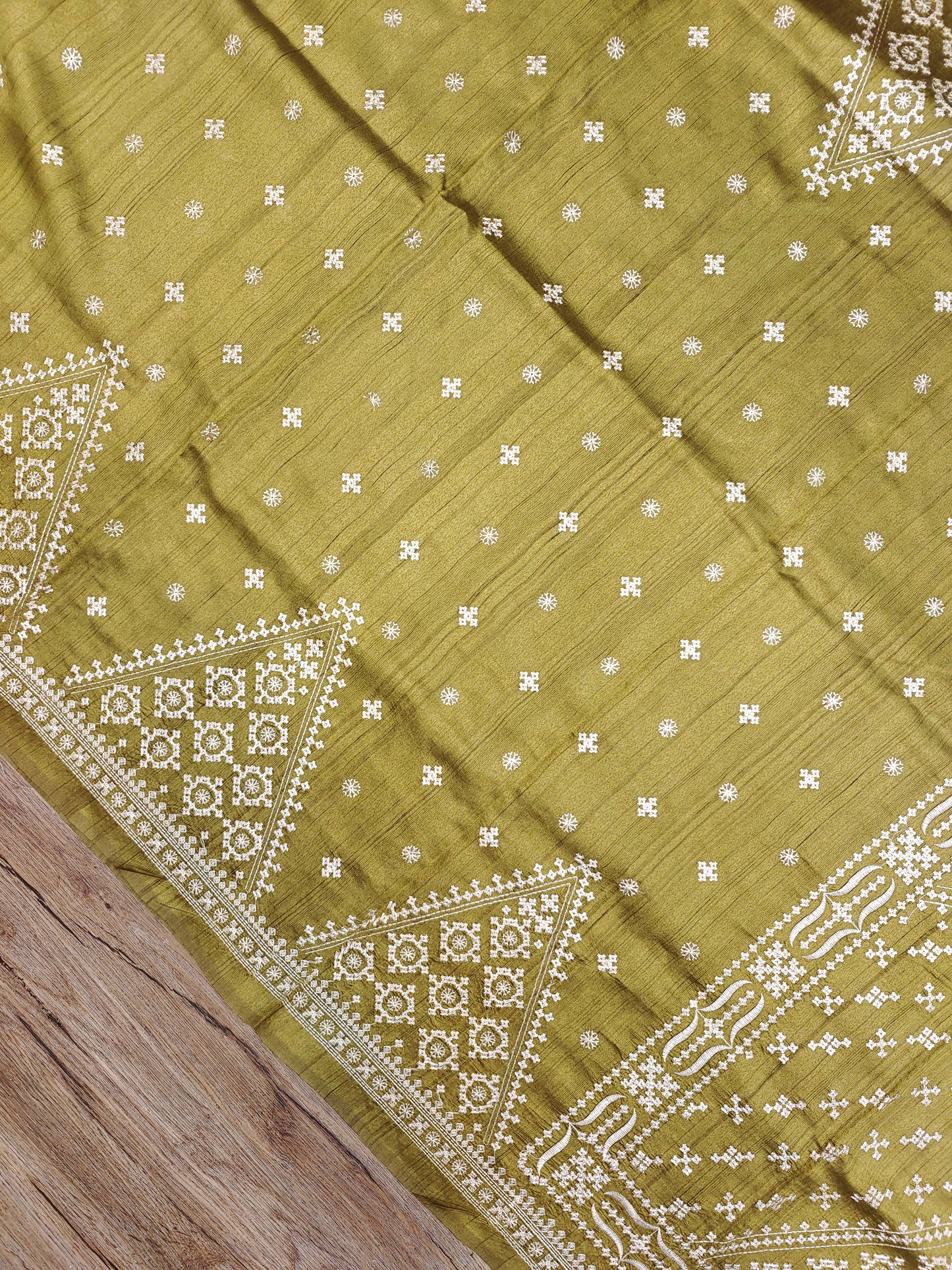 Gujarati Stitch on Blend Tussar Silk