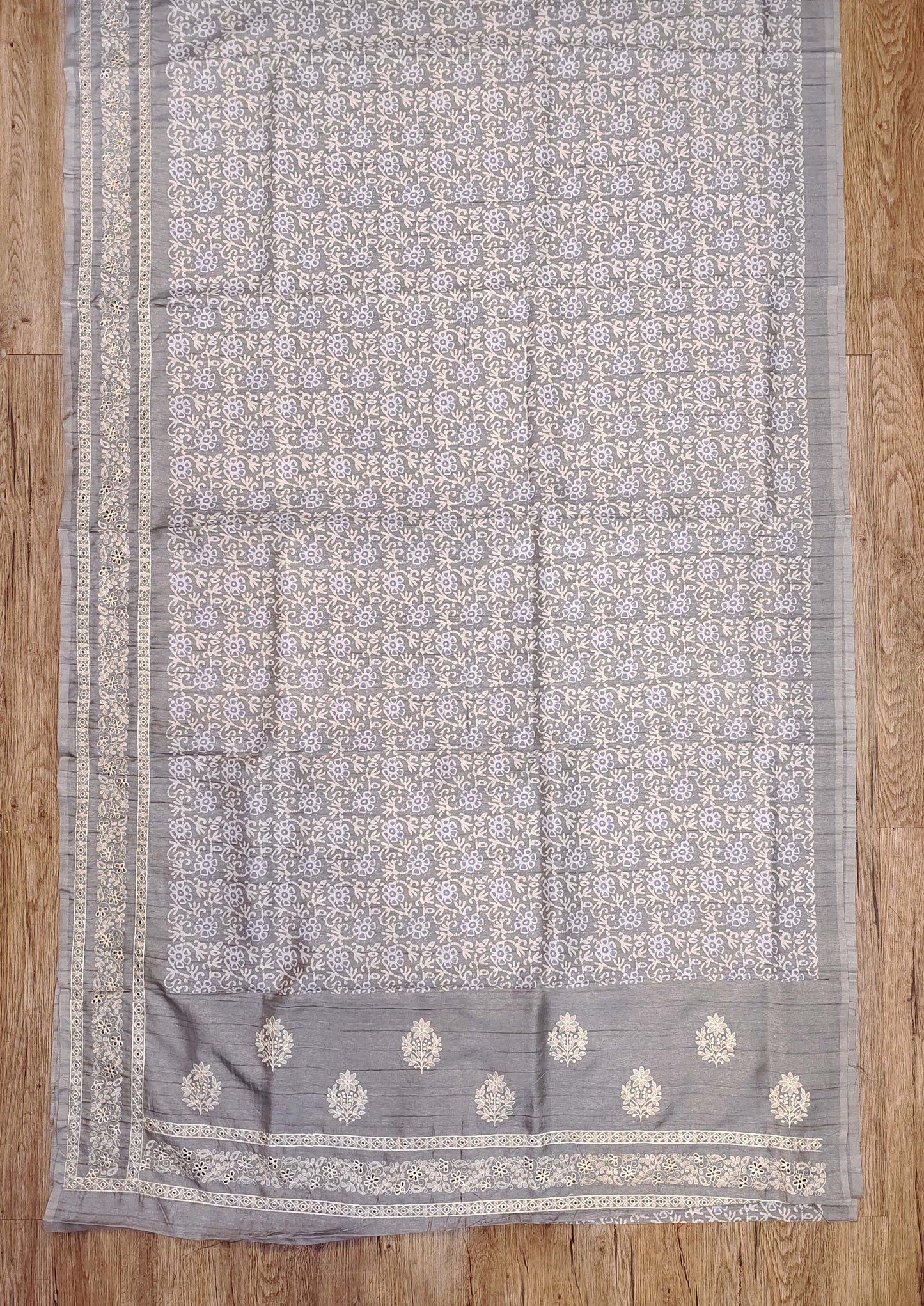Semi Tussar