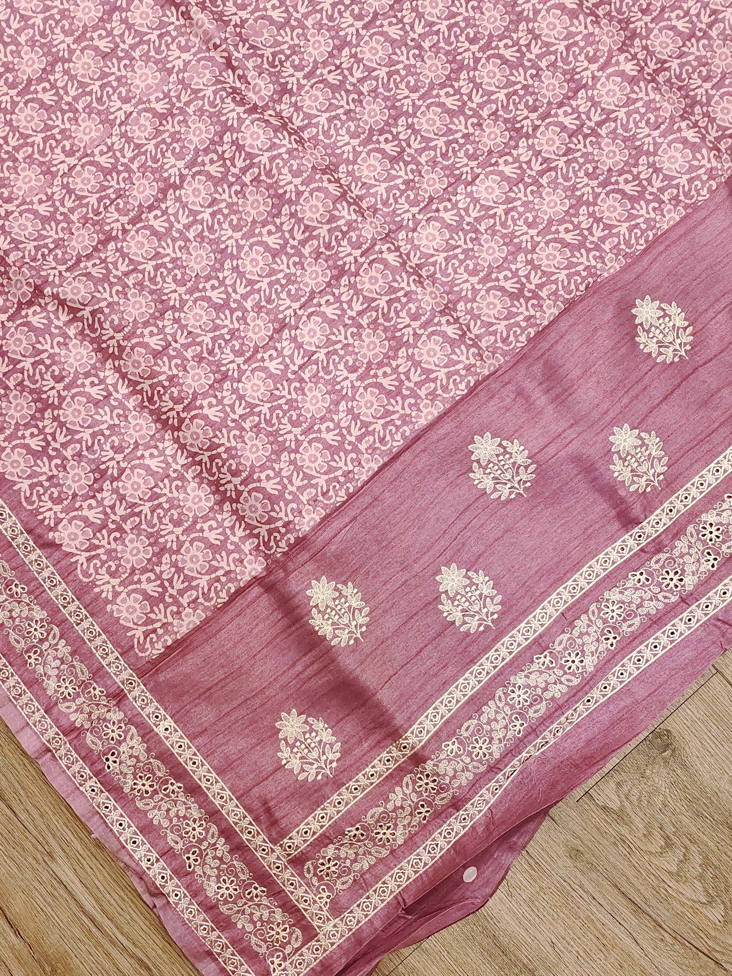 Semi Tussar