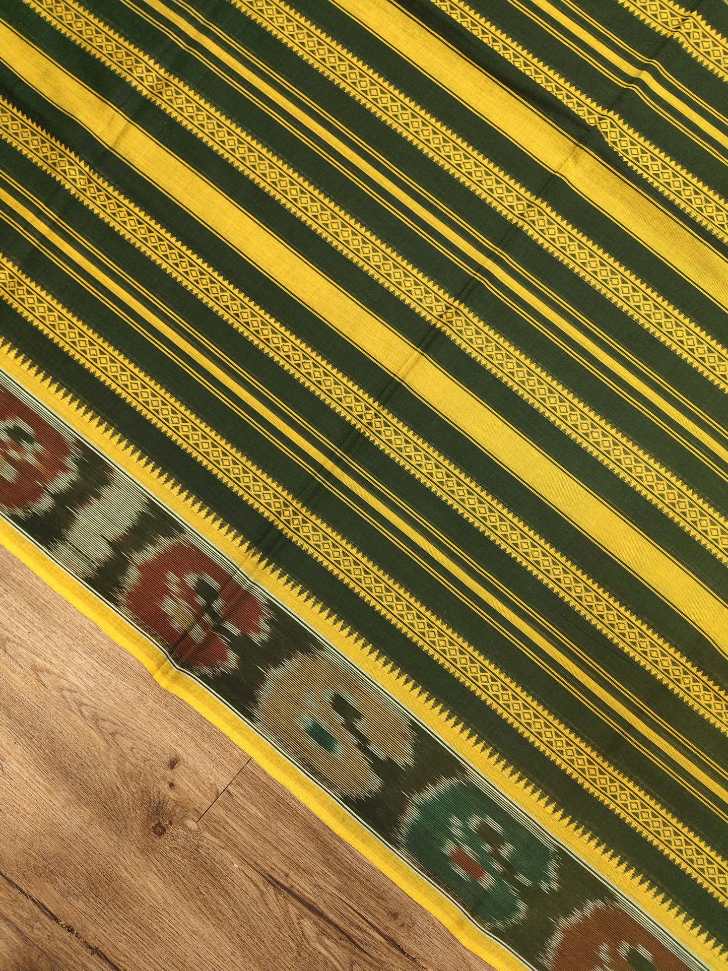 Dhaniakhali Saree