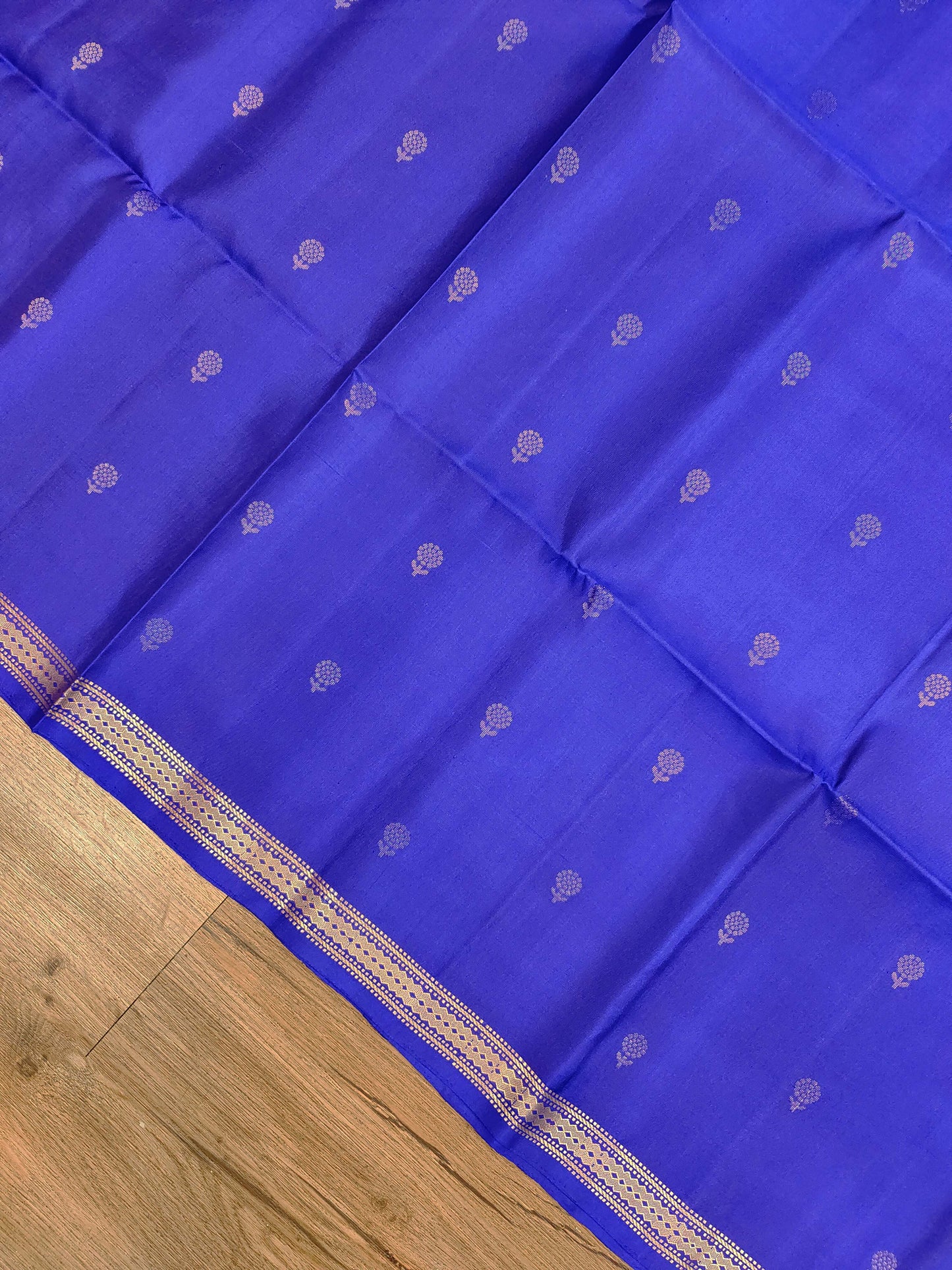 Arni Silk