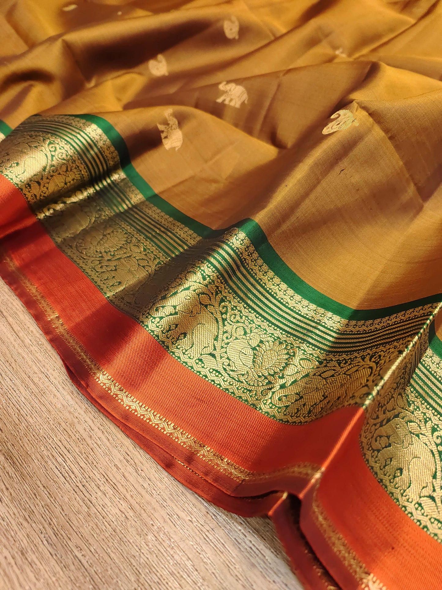 Arni Silk