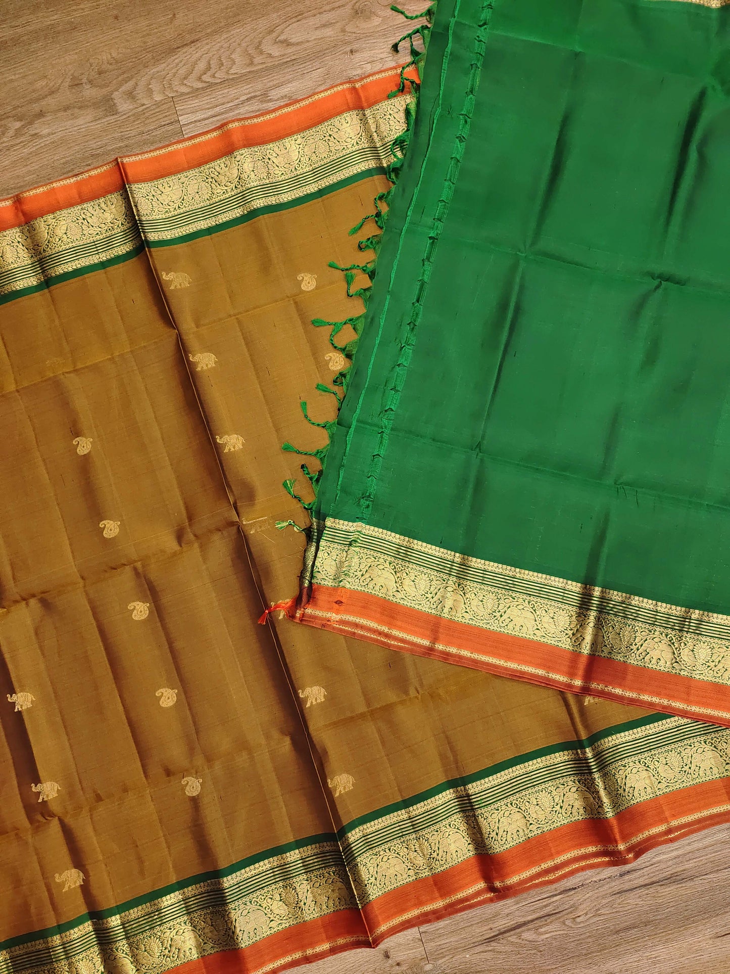 Arni Silk