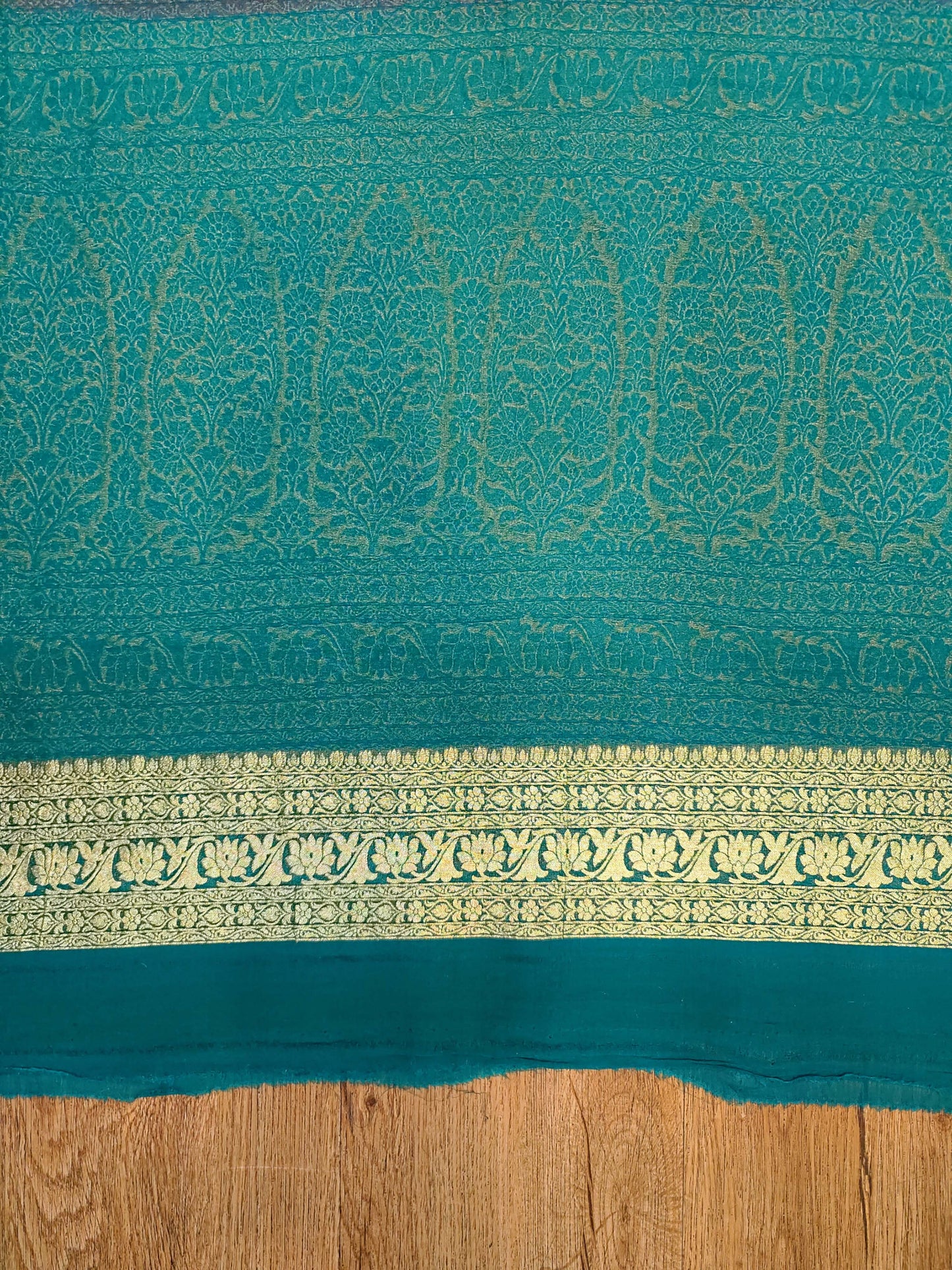 Georgette Banarasi
