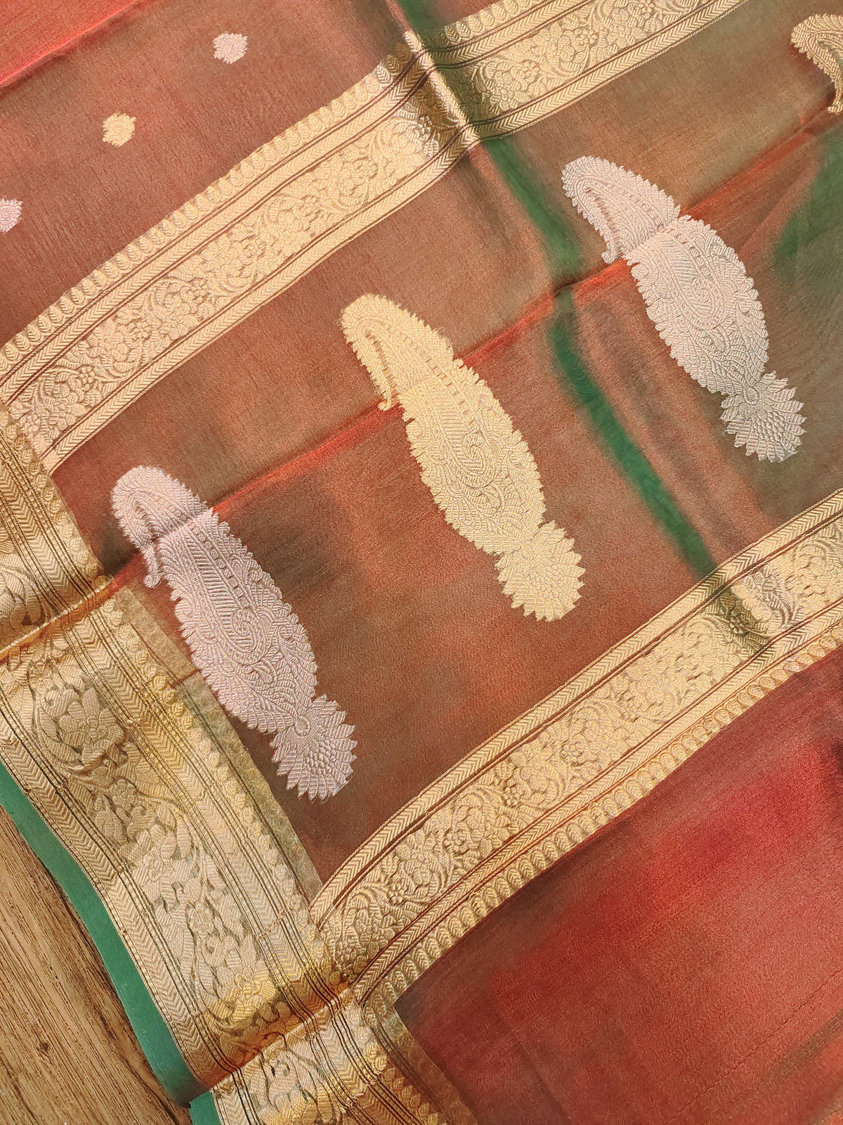 Tissue Banarasi