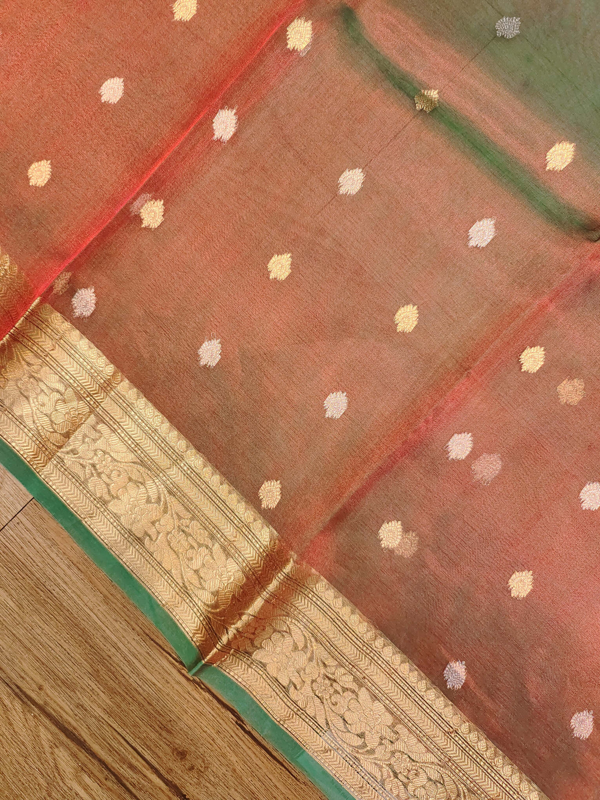 Tissue Banarasi