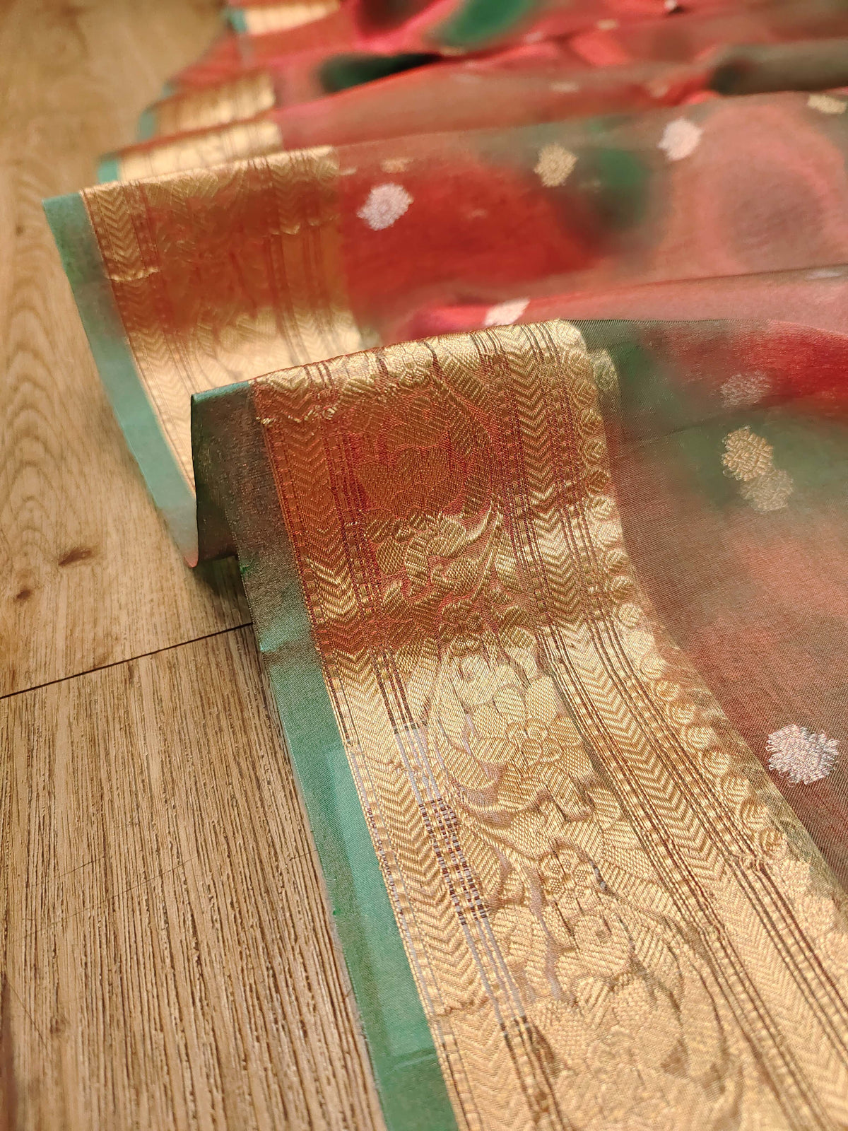Tissue Banarasi