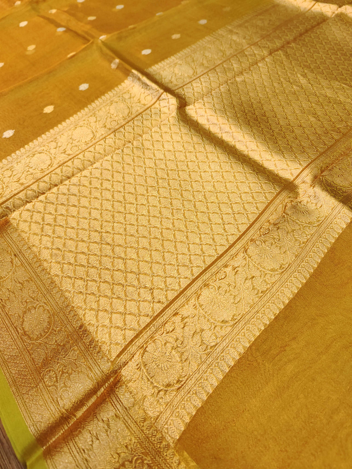 Tissue Banarasi