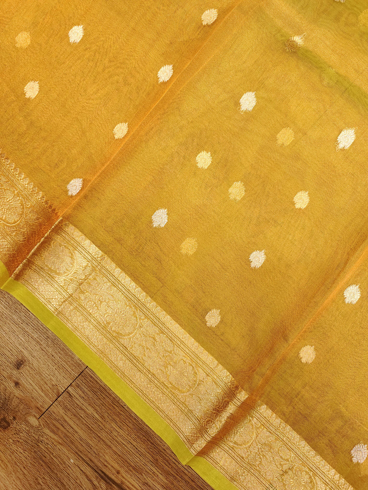 Tissue Banarasi