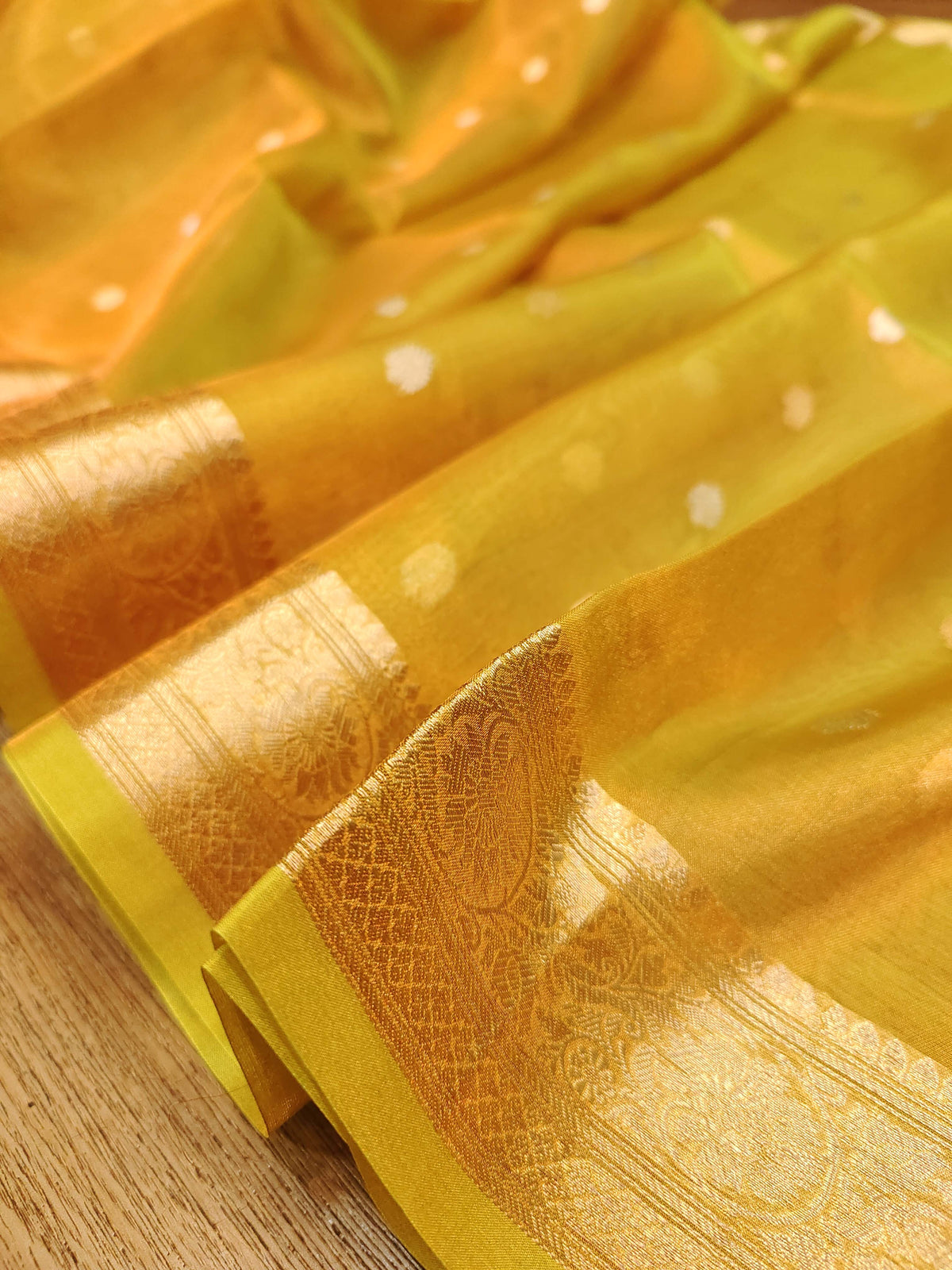Tissue Banarasi