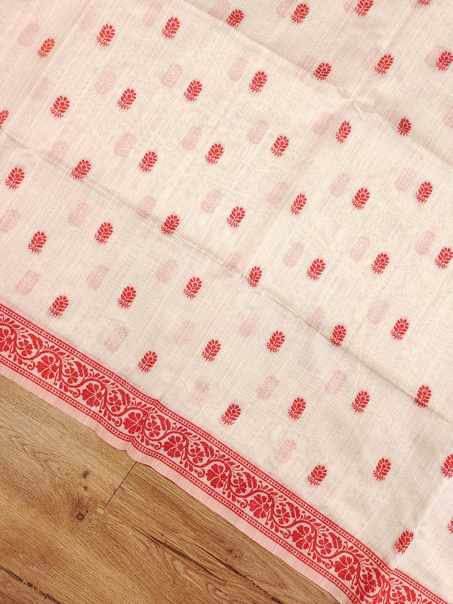 Semi Tussar