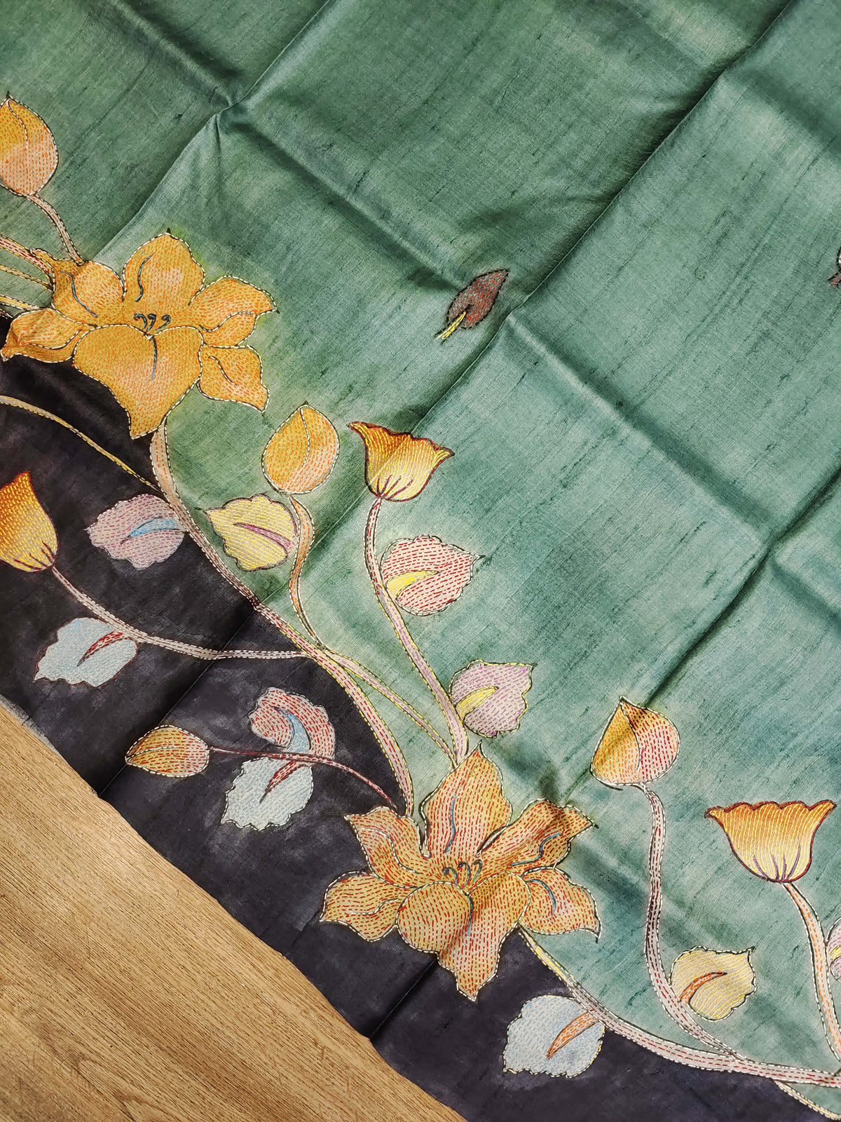 Kantha Chitra Tussar Saree