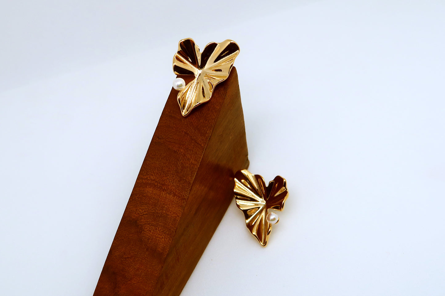 Leaf Studs