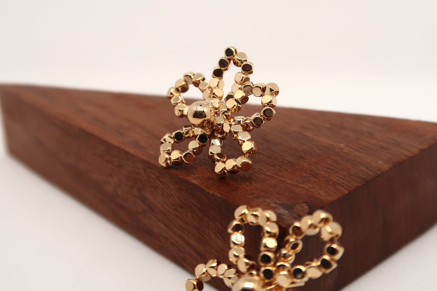 Bloom Studs