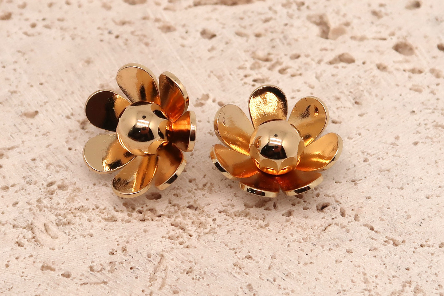 Bloom Studs