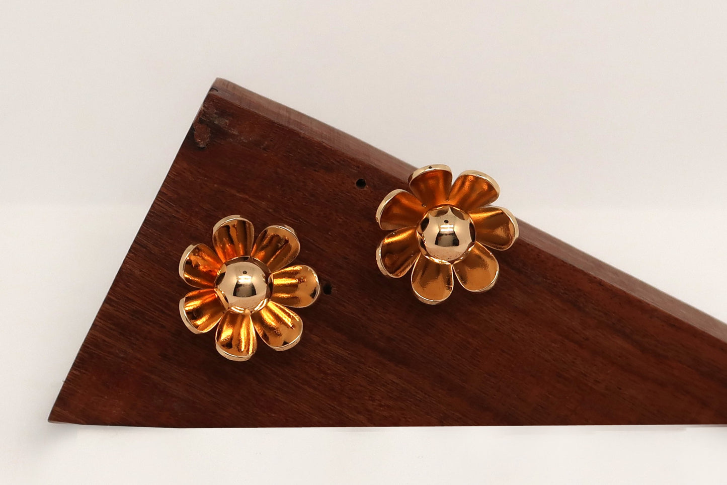 Bloom Studs