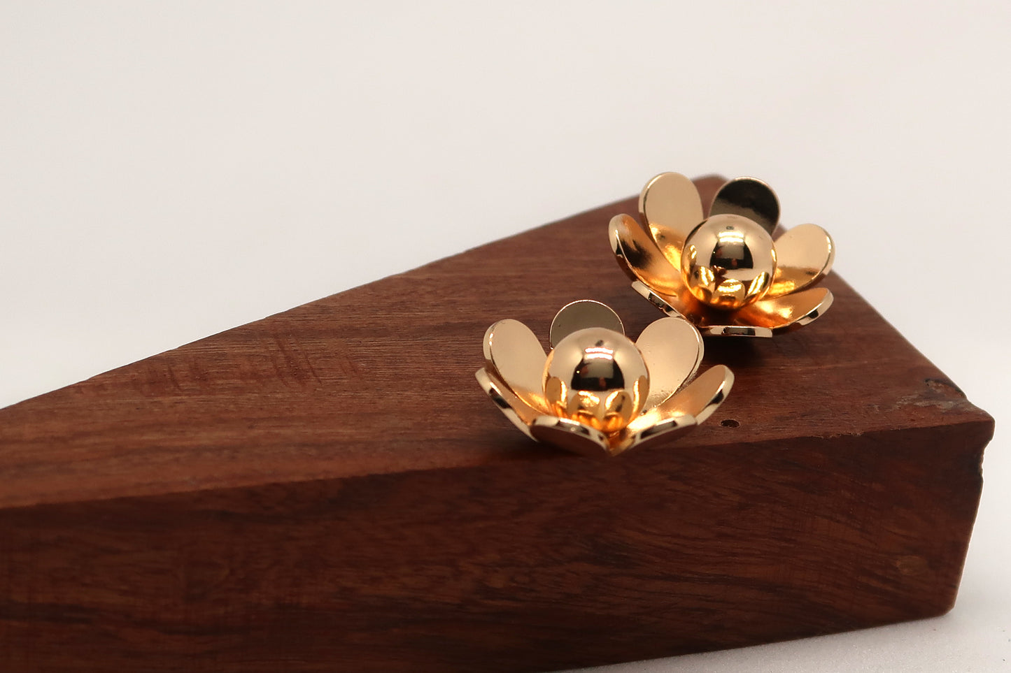 Bloom Studs