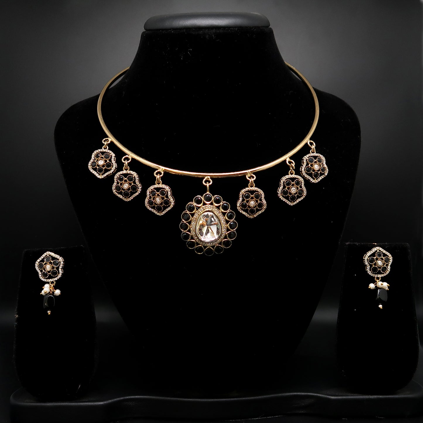 Rajasthani Black Kundan Necklace Set
