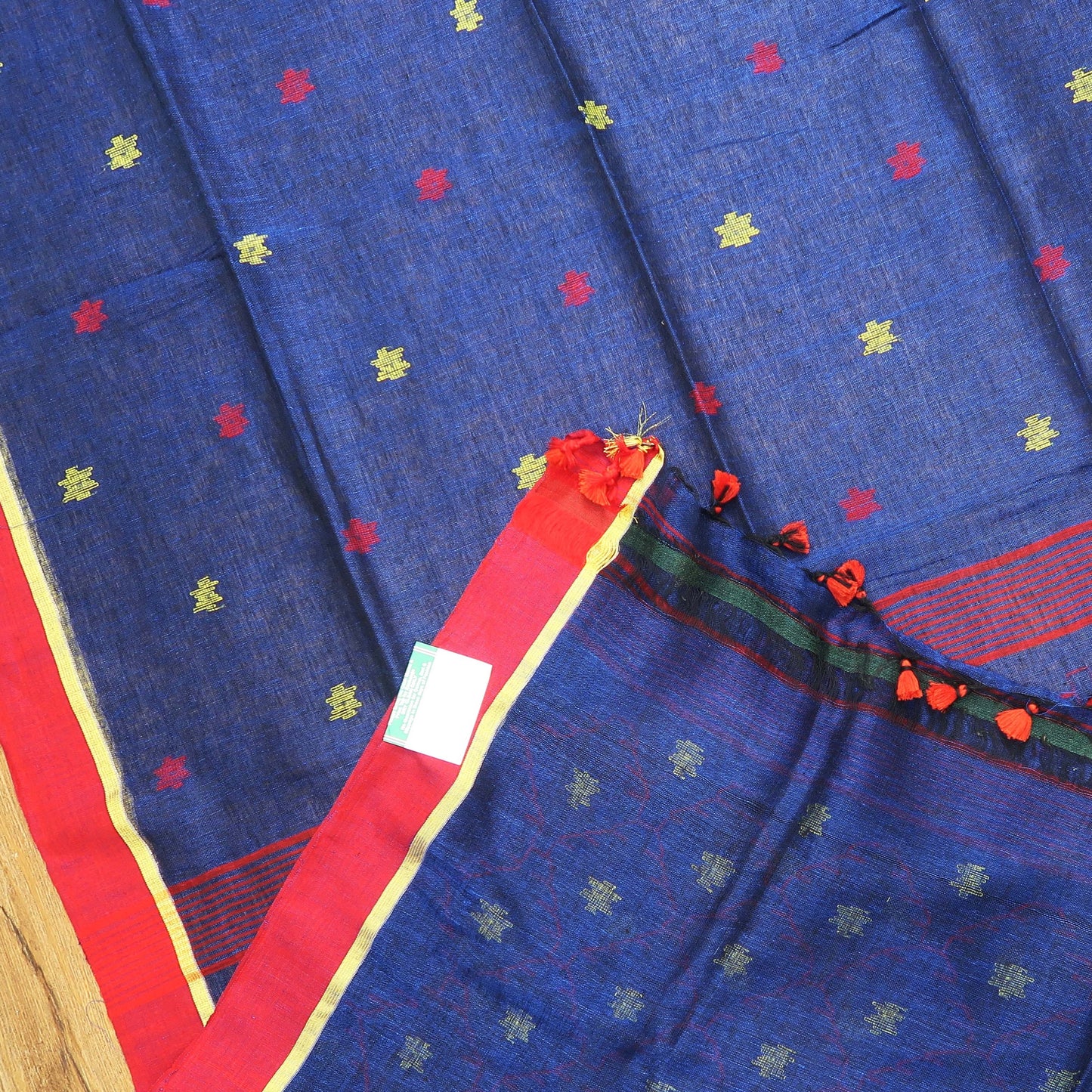 Designer Linen Saree with Dense Pallu Motifs & Golden-Edged Border