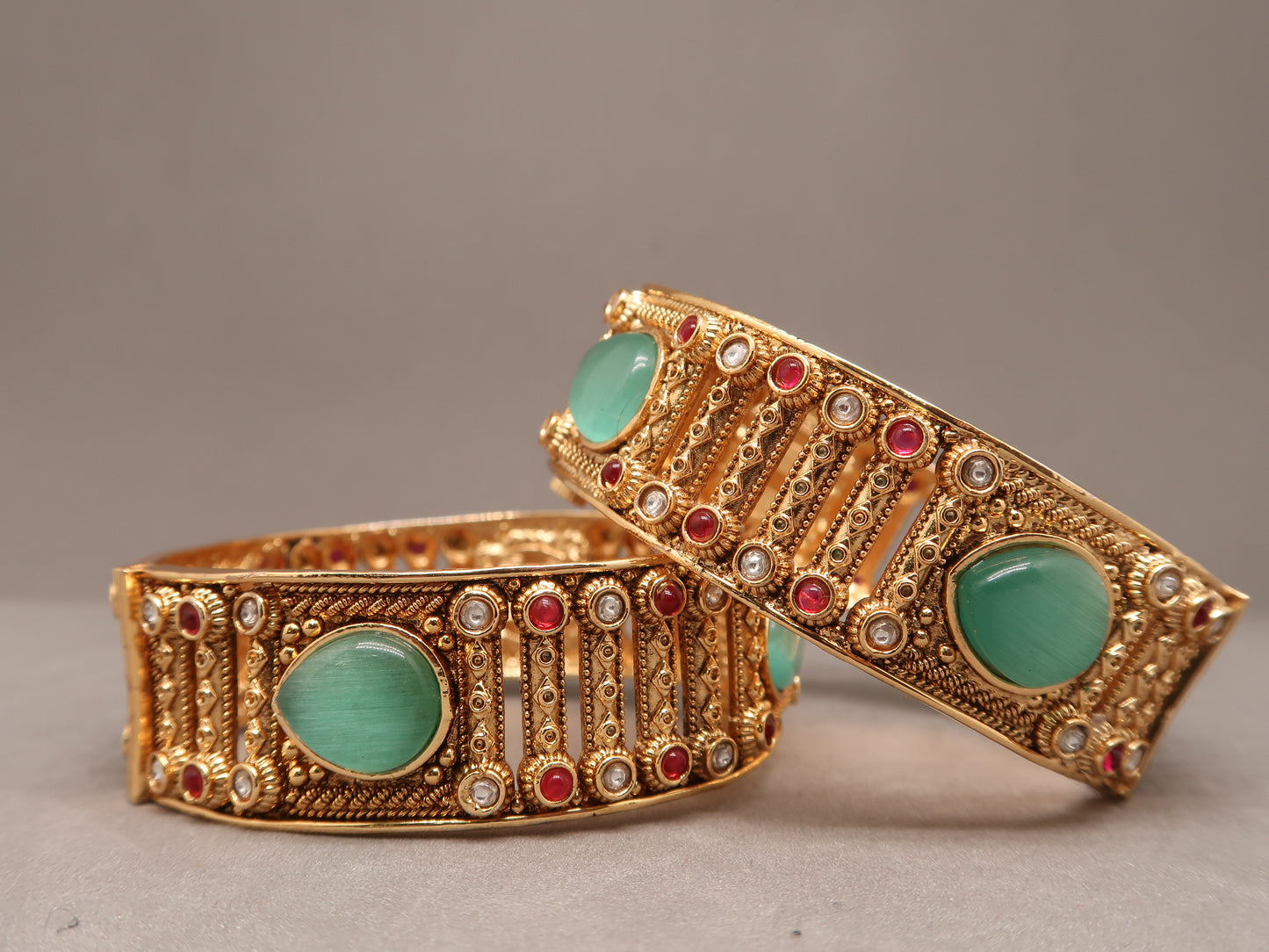 Royal Emerald & Kundan Statement Bangle