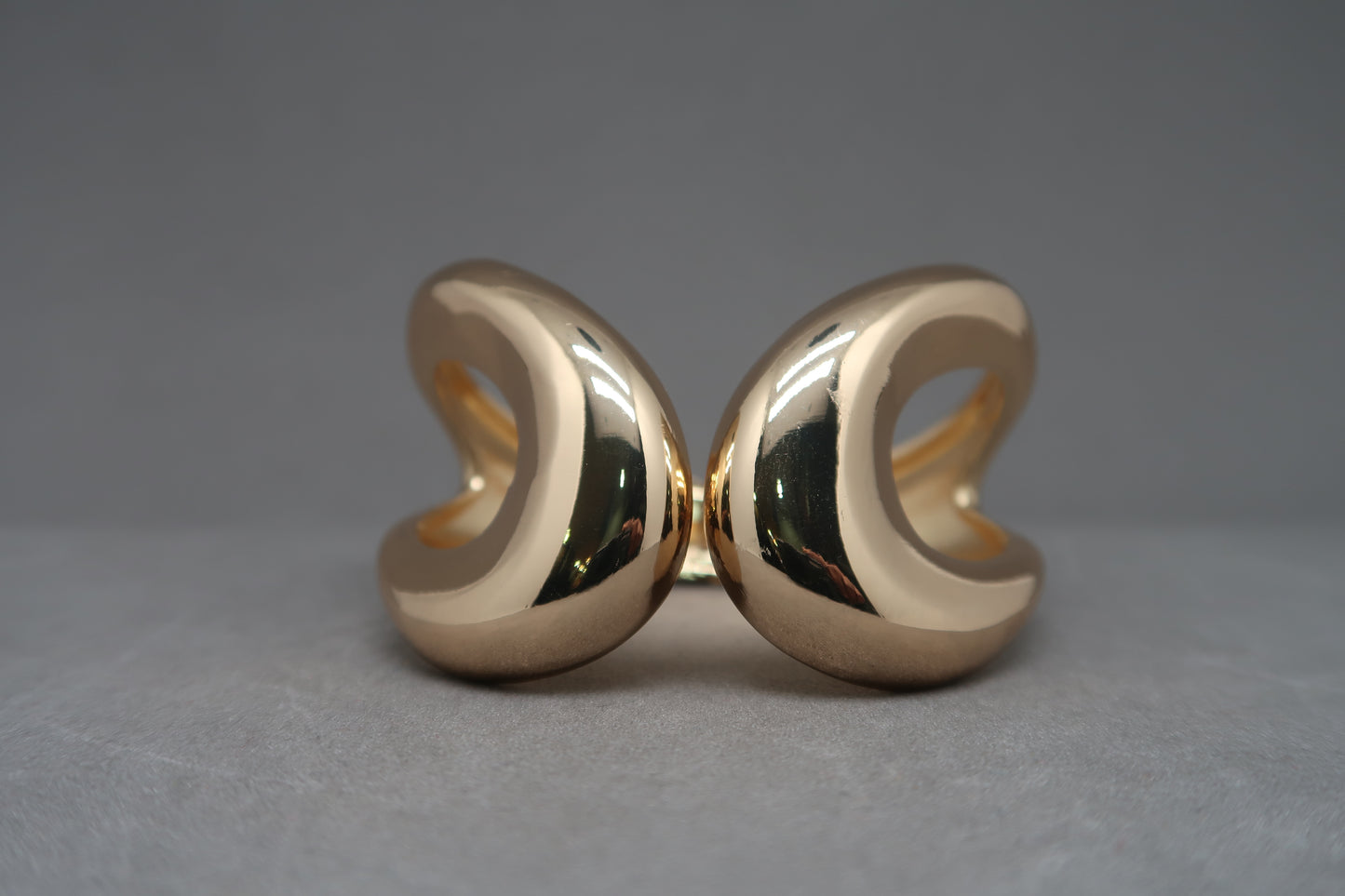 Polished Gold Oval Cuff