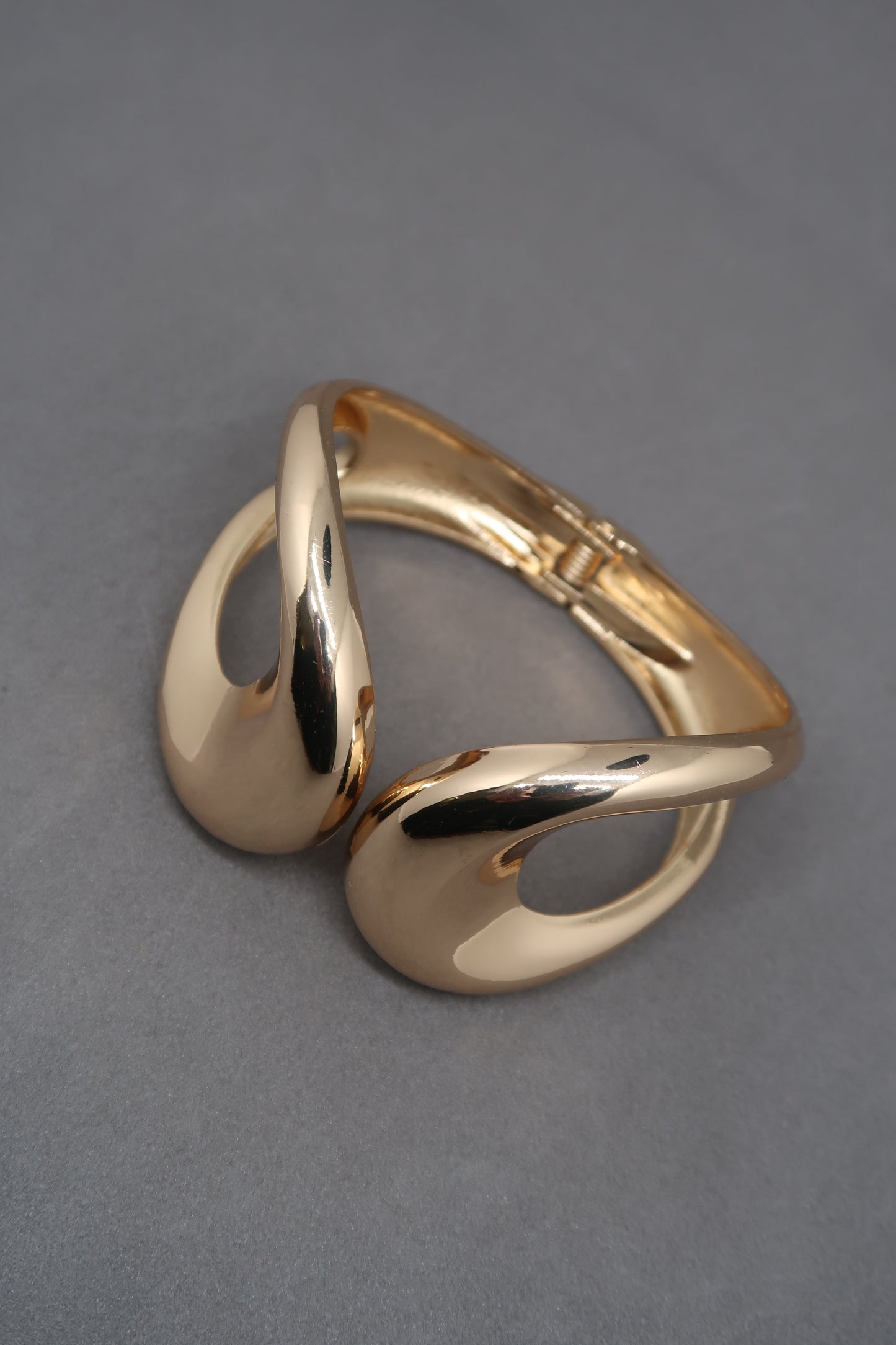 Polished Gold Oval Cuff