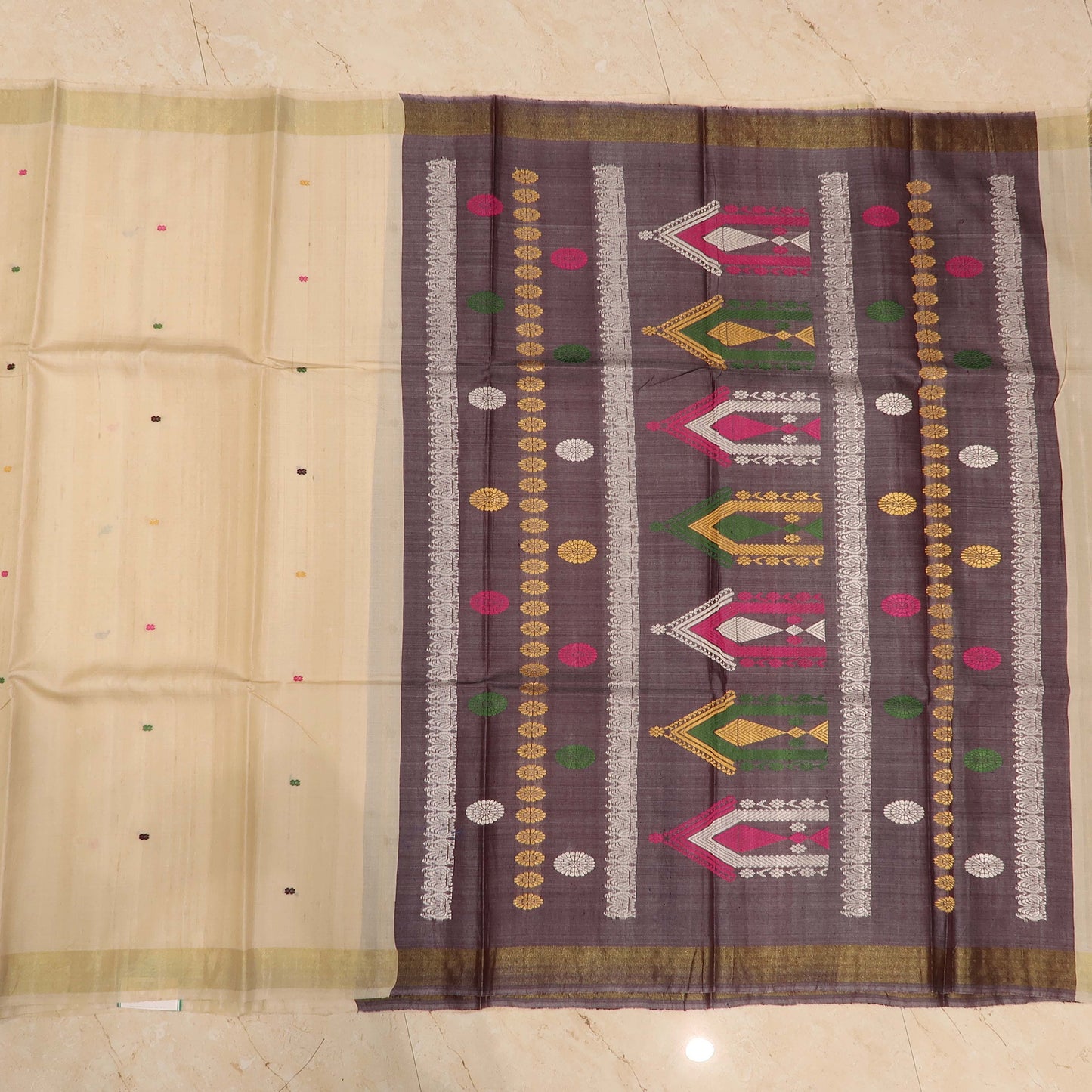 Dolabedi Tussar Silk Saree